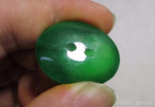 小帝王绿翡翠戒面值钱吗,帝王绿翡翠戒面的价格-第4张图片-翡翠网