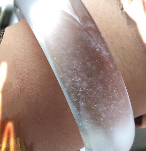 冰种翡翠鉴别知识,翡翠怎么鉴别冰种翡翠手镯-第4张图片-翡翠网 冰种翡翠鉴别知识,翡翠怎么鉴别冰种翡翠手镯-第4张图片-翡翠网