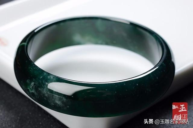 怎么辨别翡翠手镯的真假好坏,怎样翡翠手镯的真假-第6张图片-翡翠网 怎么辨别翡翠手镯的真假好坏,怎样翡翠手镯的真假-第6张图片-翡翠网
