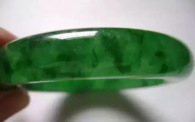 翡翠原石加工价格行情,冰种翡翠原石价格行情-第2张图片-翡翠网 翡翠原石加工价格行情,冰种翡翠原石价格行情-第2张图片-翡翠网