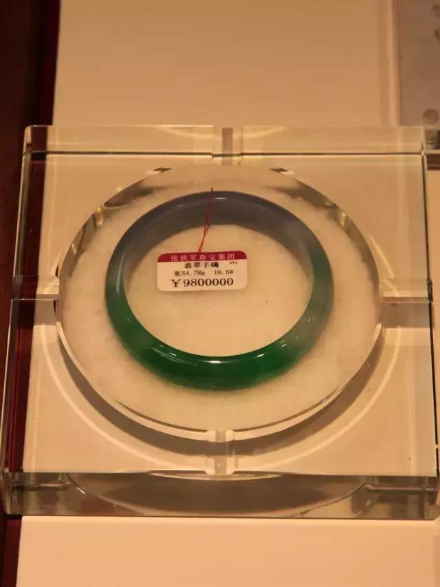 关于翡翠手镯的美与生俱来的信息-第36张图片-翡翠网 关于翡翠手镯的美与生俱来的信息-第36张图片-翡翠网