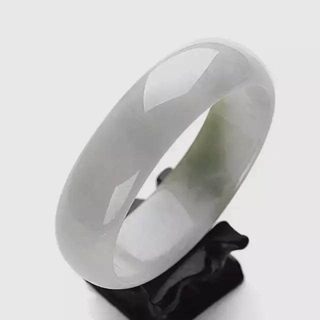 翡翠手镯知识讲解,翡翠讲解知识大全-第18张图片-翡翠网 翡翠手镯知识讲解,翡翠讲解知识大全-第18张图片-翡翠网