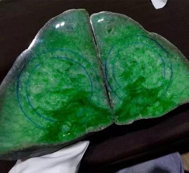 包含翡翠原石没完全化开但有色的词条-第2张图片-翡翠网 包含翡翠原石没完全化开但有色的词条-第2张图片-翡翠网