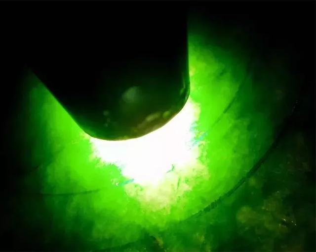 包含翡翠原石没完全化开但有色的词条-第4张图片-翡翠网 包含翡翠原石没完全化开但有色的词条-第4张图片-翡翠网