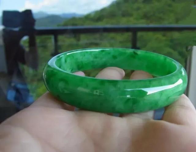 包含翡翠原石没完全化开但有色的词条-第5张图片-翡翠网 包含翡翠原石没完全化开但有色的词条-第5张图片-翡翠网