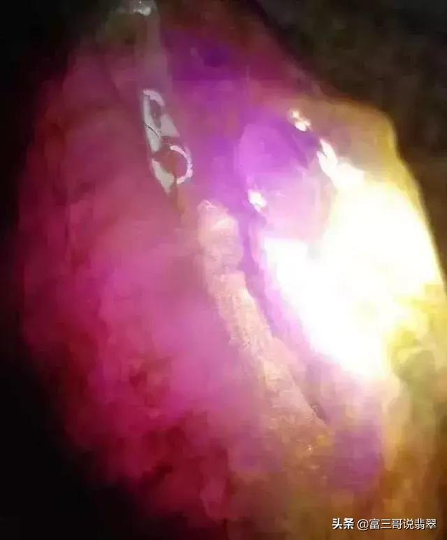 赌翡翠原石知识翡翠原石入门级知识大全-第14张图片-翡翠网 赌翡翠原石知识翡翠原石入门级知识大全-第14张图片-翡翠网