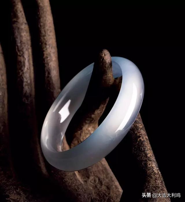 翡翠原石怎么区分种水,翡翠原石老料和新料怎样区分-第5张图片-翡翠网 翡翠原石怎么区分种水,翡翠原石老料和新料怎样区分-第5张图片-翡翠网