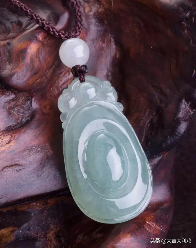 翡翠原石怎么区分种水,翡翠原石老料和新料怎样区分-第17张图片-翡翠网 翡翠原石怎么区分种水,翡翠原石老料和新料怎样区分-第17张图片-翡翠网