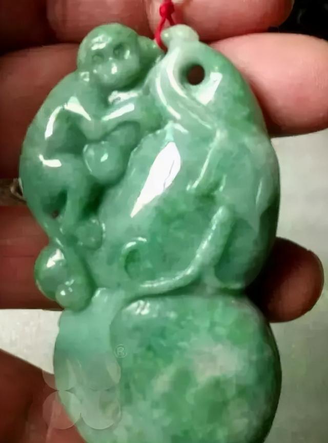 翡翠豆种手镯多少钱,翡翠豆种手镯价格-第3张图片-翡翠网 翡翠豆种手镯多少钱,翡翠豆种手镯价格-第3张图片-翡翠网