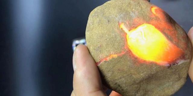 新手玩翡翠原石怎么玩新手怎么磨翡翠原石-第3张图片-翡翠网 新手玩翡翠原石怎么玩新手怎么磨翡翠原石-第3张图片-翡翠网