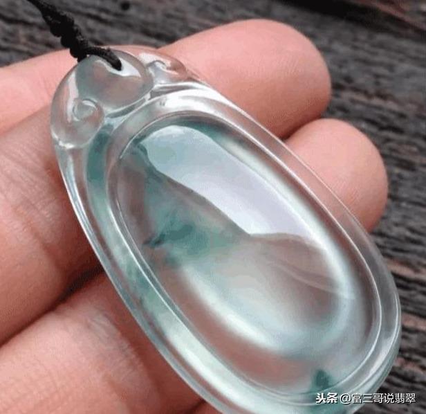 翡翠飘花什么意思,翡翠飘花是什么意思-第6张图片-翡翠网 翡翠飘花什么意思,翡翠飘花是什么意思-第6张图片-翡翠网