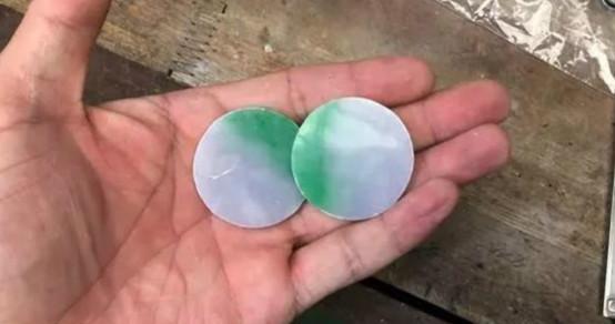 假翡翠原石制作手镯视频手工翡翠原石制作-第9张图片-翡翠网 假翡翠原石制作手镯视频手工翡翠原石制作-第9张图片-翡翠网