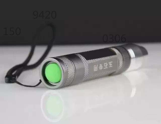 怎样看翡翠原石的荧光为什么翡翠原石上有荧光-第2张图片-翡翠网 怎样看翡翠原石的荧光为什么翡翠原石上有荧光-第2张图片-翡翠网