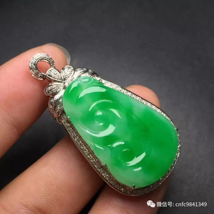 无色冰糯种翡翠吊坠价格,冰糯种无色翡翠好不好-第2张图片-翡翠网 无色冰糯种翡翠吊坠价格,冰糯种无色翡翠好不好-第2张图片-翡翠网