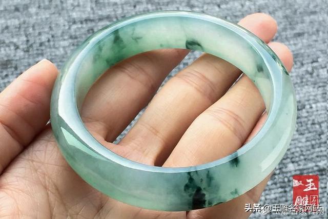 豆种飘花不透明翡翠豆种翡翠飘花手镯图片-第2张图片-翡翠网 豆种飘花不透明翡翠豆种翡翠飘花手镯图片-第2张图片-翡翠网