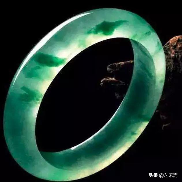 1万左右翡翠手镯图片,翡翠名人手镯-第14张图片-翡翠网 1万左右翡翠手镯图片,翡翠名人手镯-第14张图片-翡翠网