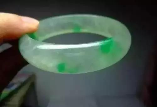 b类翡翠手镯的简单介绍-第2张图片-翡翠网 b类翡翠手镯的简单介绍-第2张图片-翡翠网