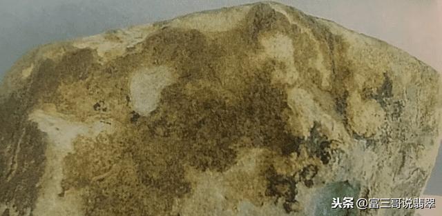 白皮子的翡翠原石,白皮木那翡翠原石特点-第23张图片-翡翠网 白皮子的翡翠原石,白皮木那翡翠原石特点-第23张图片-翡翠网