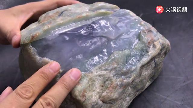 十个亿的紫罗兰翡翠原石,20亿玻璃种紫罗兰翡翠-第2张图片-翡翠网