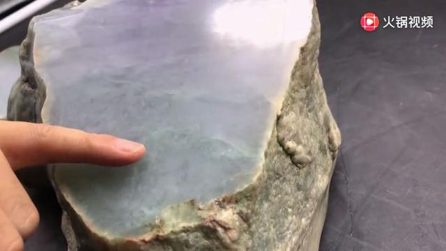 十个亿的紫罗兰翡翠原石,20亿玻璃种紫罗兰翡翠-第6张图片-翡翠网