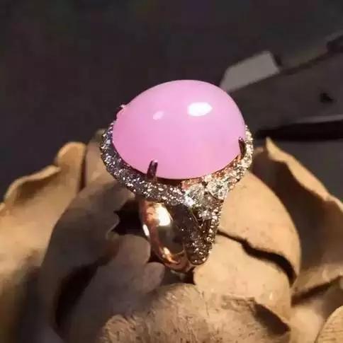 十个亿的紫罗兰翡翠原石,20亿玻璃种紫罗兰翡翠-第27张图片-翡翠网 十个亿的紫罗兰翡翠原石,20亿玻璃种紫罗兰翡翠-第27张图片-翡翠网