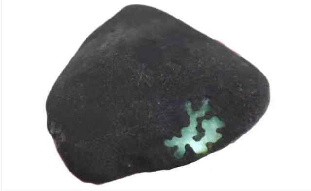 广西翡翠原石产地,广西有翡翠原石吗-第3张图片-翡翠网 广西翡翠原石产地,广西有翡翠原石吗-第3张图片-翡翠网