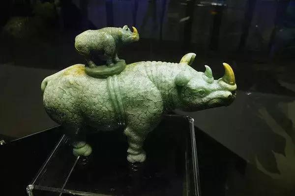 翡翠的专业知识视频讲解,翡翠知识讲解视频九鼎翡翠-第3张图片-翡翠网 翡翠的专业知识视频讲解,翡翠知识讲解视频九鼎翡翠-第3张图片-翡翠网