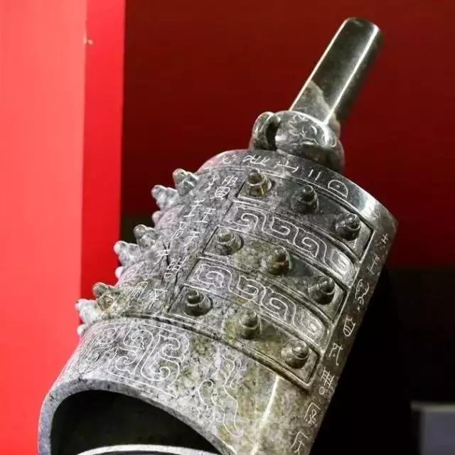 翡翠的专业知识视频讲解,翡翠知识讲解视频九鼎翡翠-第8张图片-翡翠网 翡翠的专业知识视频讲解,翡翠知识讲解视频九鼎翡翠-第8张图片-翡翠网