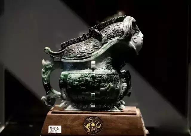 翡翠的专业知识视频讲解,翡翠知识讲解视频九鼎翡翠-第9张图片-翡翠网 翡翠的专业知识视频讲解,翡翠知识讲解视频九鼎翡翠-第9张图片-翡翠网