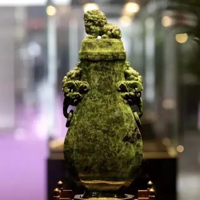 翡翠的专业知识视频讲解,翡翠知识讲解视频九鼎翡翠-第11张图片-翡翠网 翡翠的专业知识视频讲解,翡翠知识讲解视频九鼎翡翠-第11张图片-翡翠网