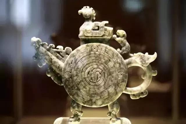 翡翠的专业知识视频讲解,翡翠知识讲解视频九鼎翡翠-第13张图片-翡翠网 翡翠的专业知识视频讲解,翡翠知识讲解视频九鼎翡翠-第13张图片-翡翠网