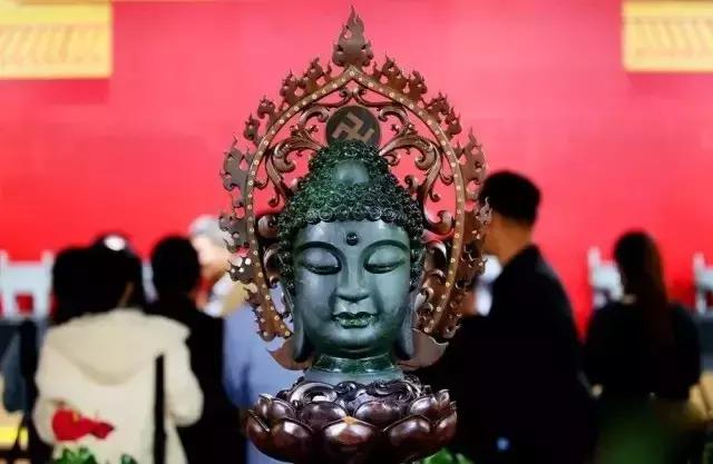 翡翠的专业知识视频讲解,翡翠知识讲解视频九鼎翡翠-第16张图片-翡翠网 翡翠的专业知识视频讲解,翡翠知识讲解视频九鼎翡翠-第16张图片-翡翠网