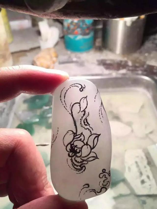 翡翠的专业知识视频讲解,翡翠知识讲解视频九鼎翡翠-第25张图片-翡翠网 翡翠的专业知识视频讲解,翡翠知识讲解视频九鼎翡翠-第25张图片-翡翠网