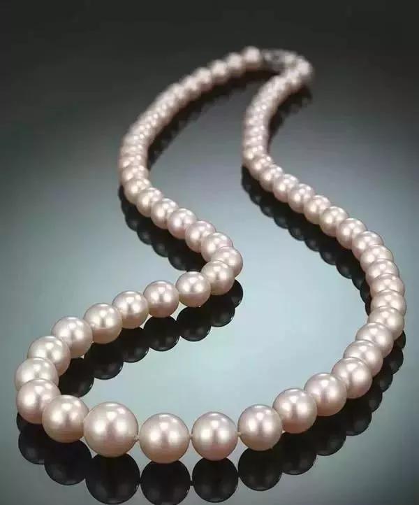 帝王绿玻璃种翡翠拍卖玻璃种翡翠手镯拍卖-第12张图片-翡翠网