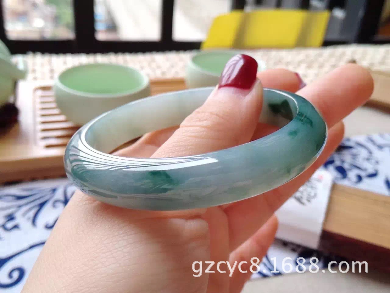 1万左右翡翠手镯图片翡翠手镯代理-第1张图片-翡翠网 1万左右翡翠手镯图片翡翠手镯代理-第1张图片-翡翠网