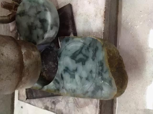 藓加绿翡翠手镯翡翠手镯有藓要不要-第2张图片-翡翠网 藓加绿翡翠手镯翡翠手镯有藓要不要-第2张图片-翡翠网