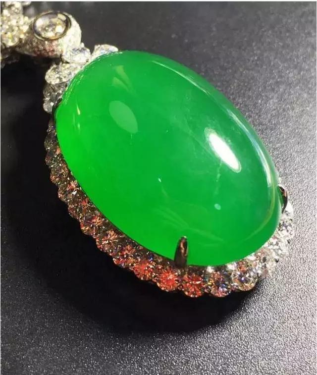 翡翠原石放水里翡翠原石放水里好吗-第4张图片-翡翠网 翡翠原石放水里翡翠原石放水里好吗-第4张图片-翡翠网