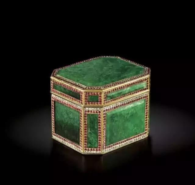 翡翠极品手镯,翡翠极品手镯几亿元-第2张图片-翡翠网 翡翠极品手镯,翡翠极品手镯几亿元-第2张图片-翡翠网