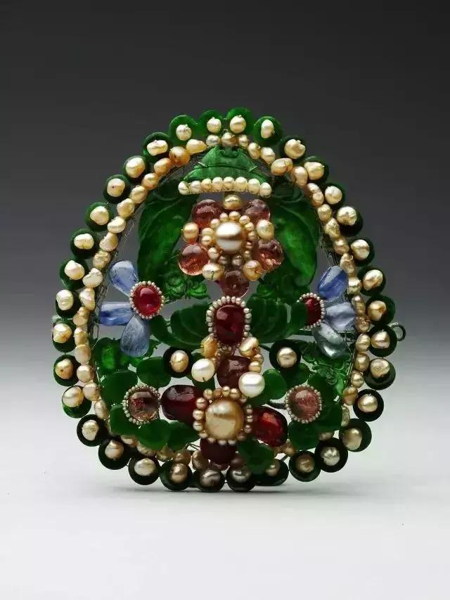 翡翠极品手镯,翡翠极品手镯几亿元-第4张图片-翡翠网 翡翠极品手镯,翡翠极品手镯几亿元-第4张图片-翡翠网