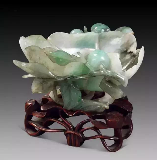 翡翠极品手镯,翡翠极品手镯几亿元-第7张图片-翡翠网 翡翠极品手镯,翡翠极品手镯几亿元-第7张图片-翡翠网