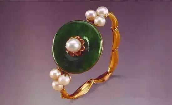 翡翠极品手镯,翡翠极品手镯几亿元-第14张图片-翡翠网 翡翠极品手镯,翡翠极品手镯几亿元-第14张图片-翡翠网