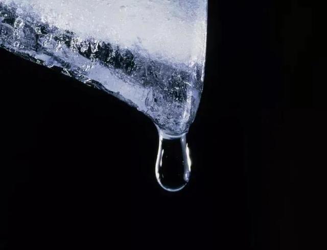 翡翠手镯 两万两万块的翡翠手镯长什么样-第2张图片-翡翠网 翡翠手镯 两万两万块的翡翠手镯长什么样-第2张图片-翡翠网