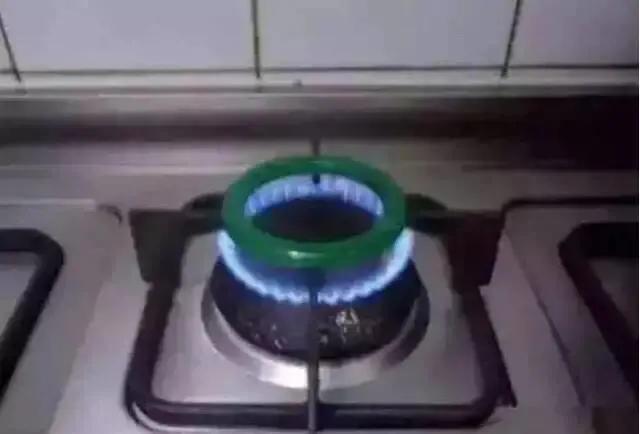 翡翠手镯 两万两万块的翡翠手镯长什么样-第3张图片-翡翠网 翡翠手镯 两万两万块的翡翠手镯长什么样-第3张图片-翡翠网