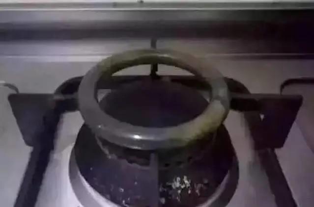 翡翠手镯 两万两万块的翡翠手镯长什么样-第4张图片-翡翠网 翡翠手镯 两万两万块的翡翠手镯长什么样-第4张图片-翡翠网