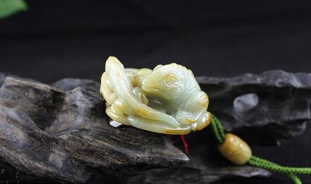 翡翠玉手镯带久了会变色吗的简单介绍-第4张图片-翡翠网 翡翠玉手镯带久了会变色吗的简单介绍-第4张图片-翡翠网