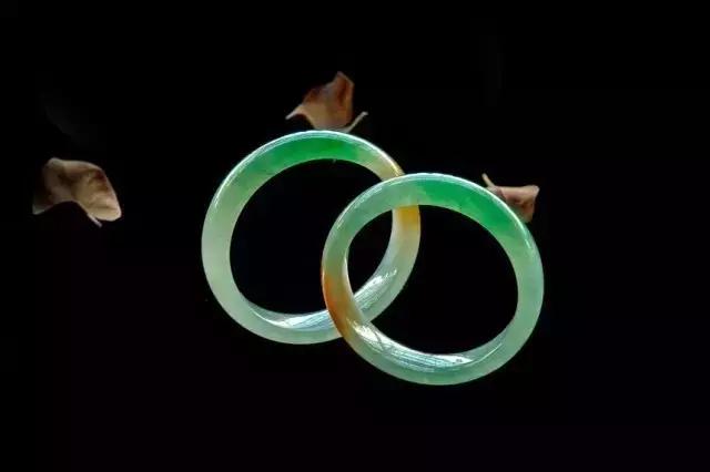 七色翡翠手镯图片,七色翡翠手镯-第8张图片-翡翠网 七色翡翠手镯图片,七色翡翠手镯-第8张图片-翡翠网