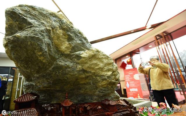 关于83公斤翡翠原石图的信息-第9张图片-翡翠网
