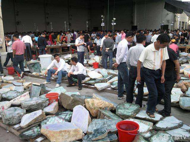 翡翠手镯不想要了卖哪里翡翠手镯去哪里-第6张图片-翡翠网 翡翠手镯不想要了卖哪里翡翠手镯去哪里-第6张图片-翡翠网