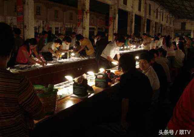 翡翠手镯不想要了卖哪里翡翠手镯去哪里-第14张图片-翡翠网 翡翠手镯不想要了卖哪里翡翠手镯去哪里-第14张图片-翡翠网