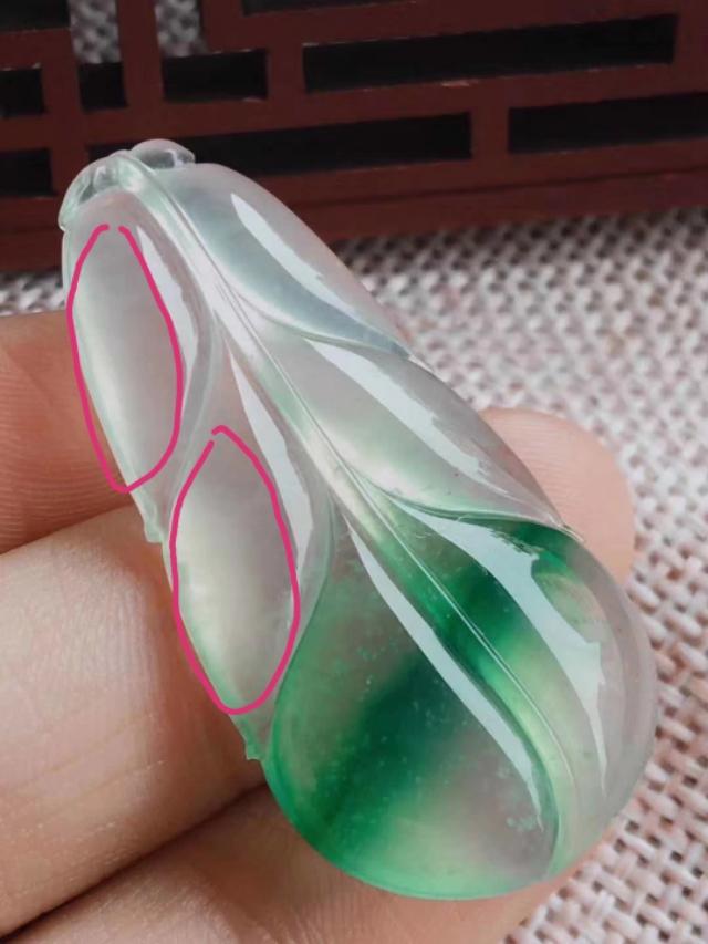 翡翠手镯起光什么意思,翡翠手镯什么是起胶-第4张图片-翡翠网 翡翠手镯起光什么意思,翡翠手镯什么是起胶-第4张图片-翡翠网